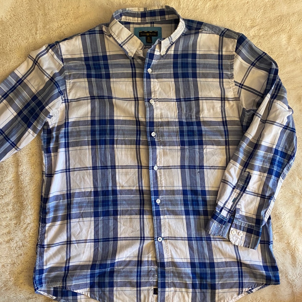Men’s blue plaid button down